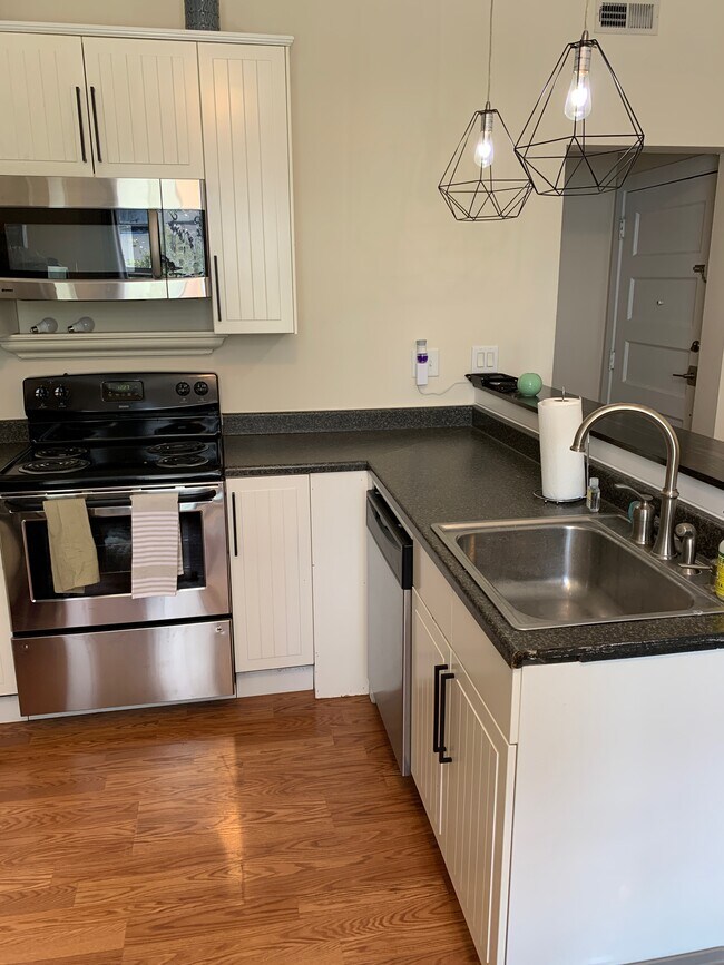 Kitchen - 126 E Vermont St Apartments Unit 101