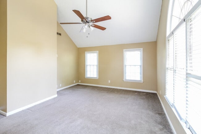 Photo - 35 Oakview Dr