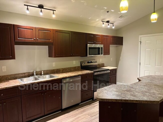 Photo - 3400 London Ct SW Unit 3400-203