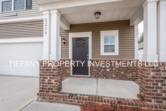 Photo - 8219 Romana Red Ln