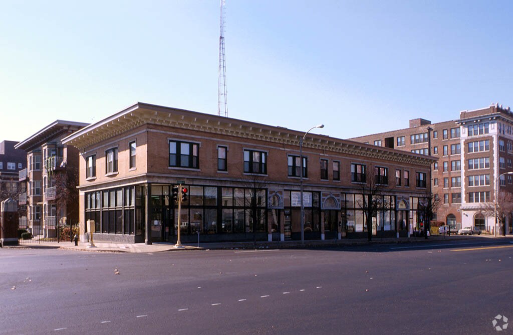 Photo - 5600-5610 Delmar Blvd Apartments