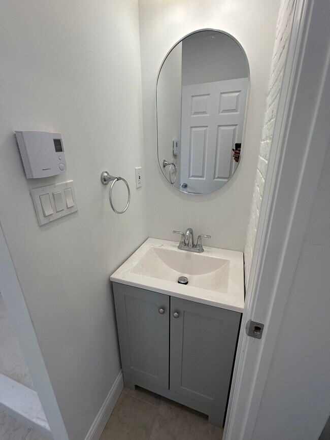 Photo - 411 School St