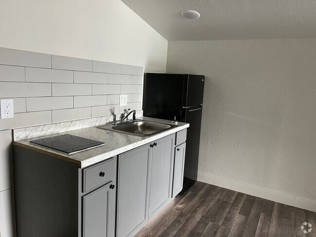 Building Photo - 201 Eastwood St Rental