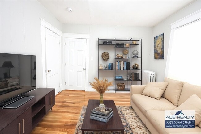 Photo - 10 Mattakeeset St