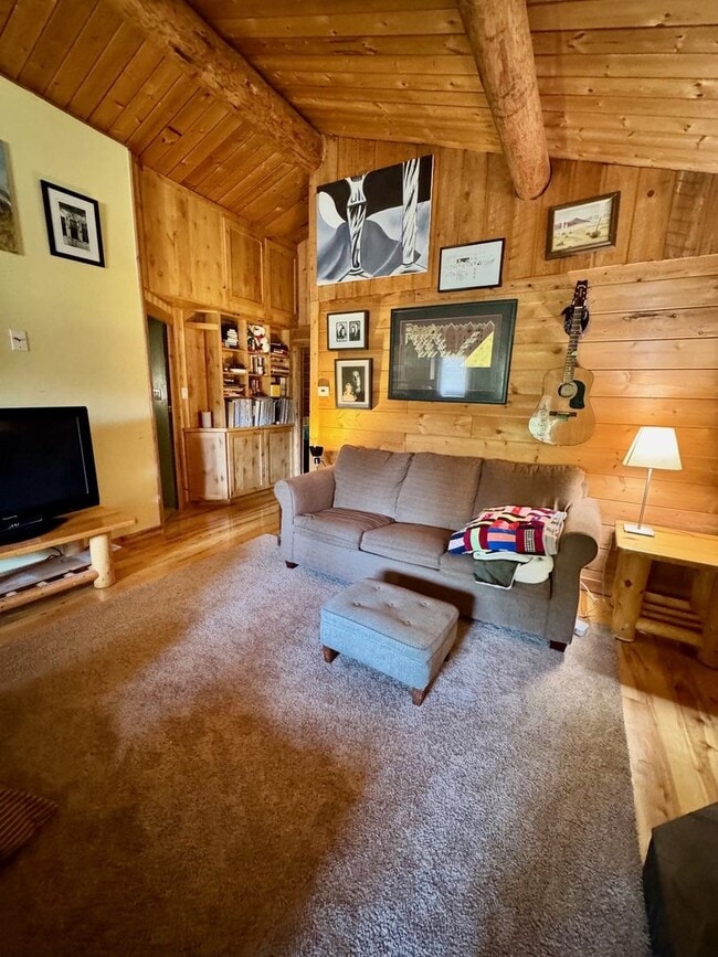 Photo - Charming 2-Bedroom Log Cabin in Scenic Kil...