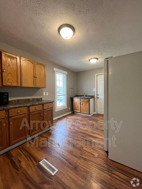 Building Photo - 2500 P St Unit 2 Rental