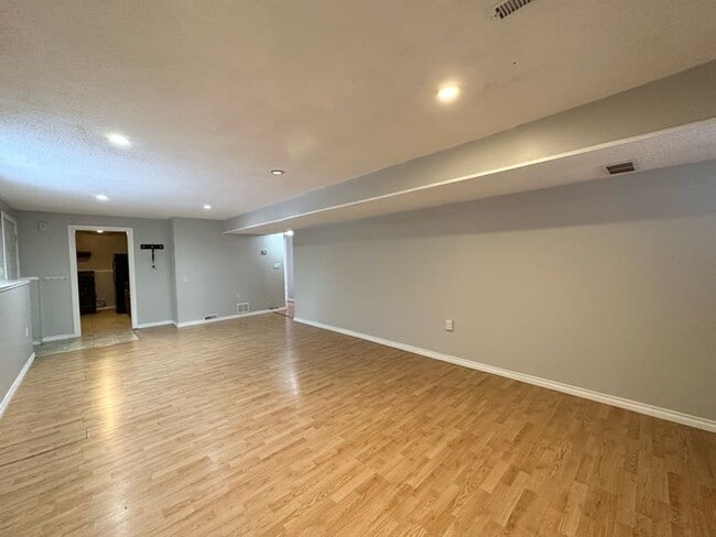 Photo - 1712-1751 51 St NW