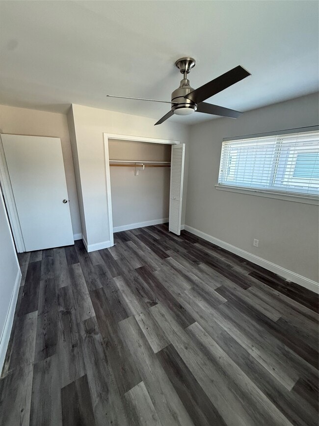 Building Photo - 8714 Ilona Ln Unit 6