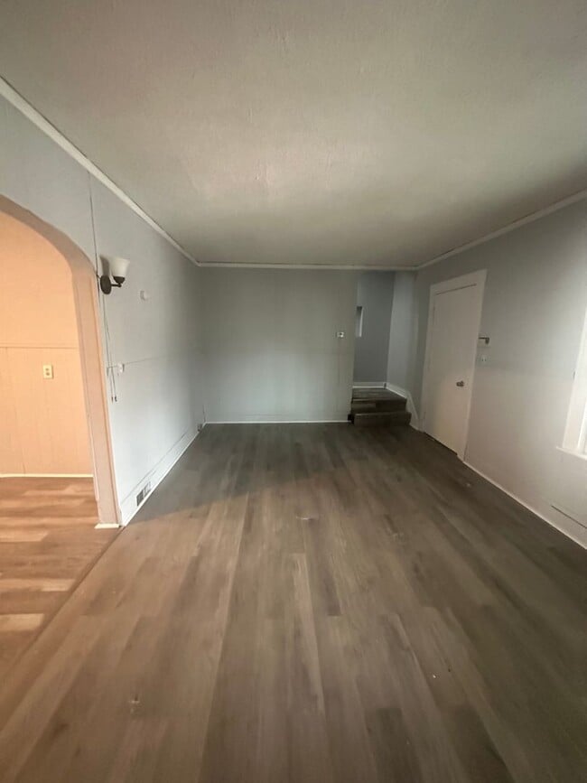 Photo - 4bd Single Lakeshore Blvd Area Section 8