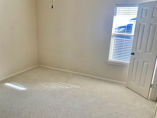 Building Photo - 2621 Tidenhaven Dr