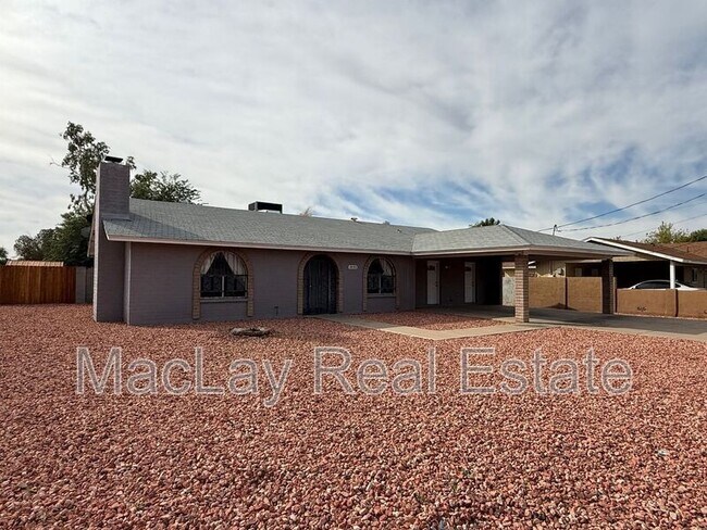 Photo - 2535 E Maryland Dr