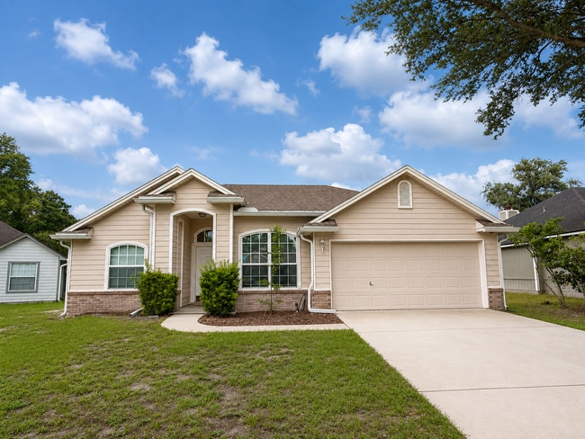 Building Photo - Bright and spacious home with an open and comfortable floor plan.