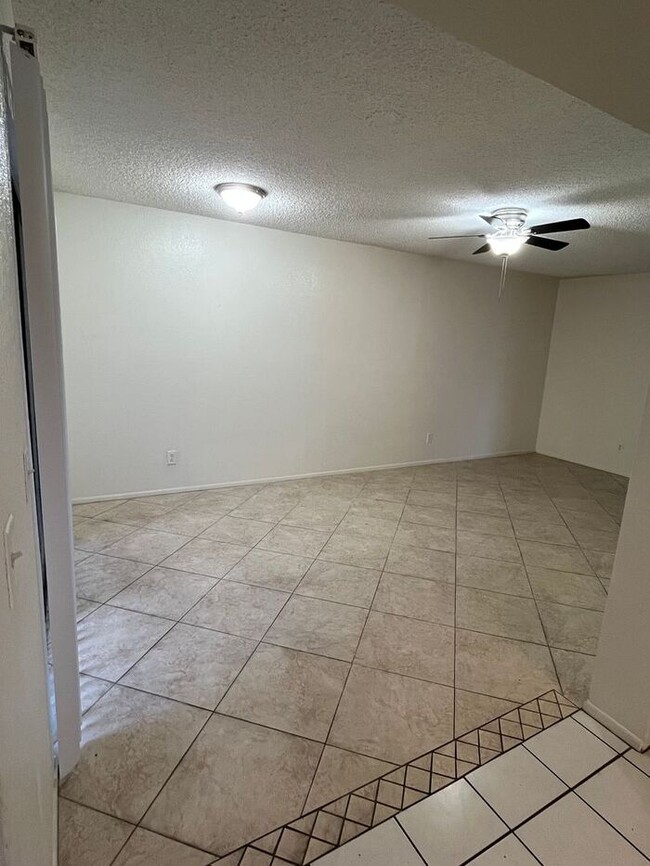 Photo - 1201 S McClintock Dr