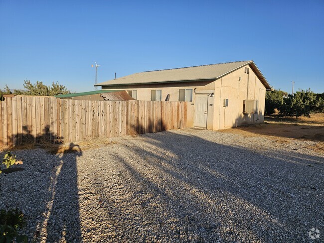 Building Photo - 7855 Coyote Trl Unit Studio Rental