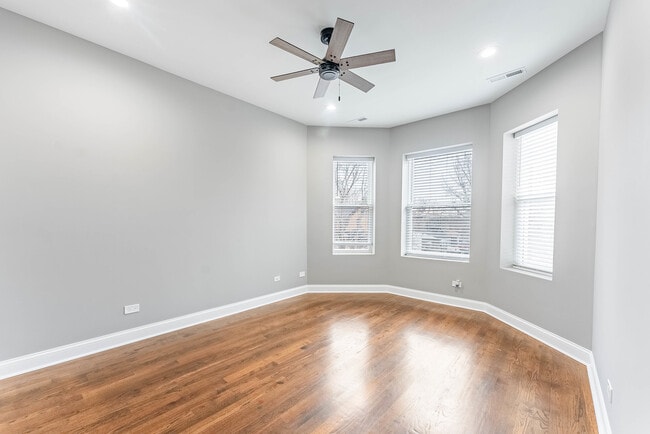 Photo - 4250 W Van Buren St