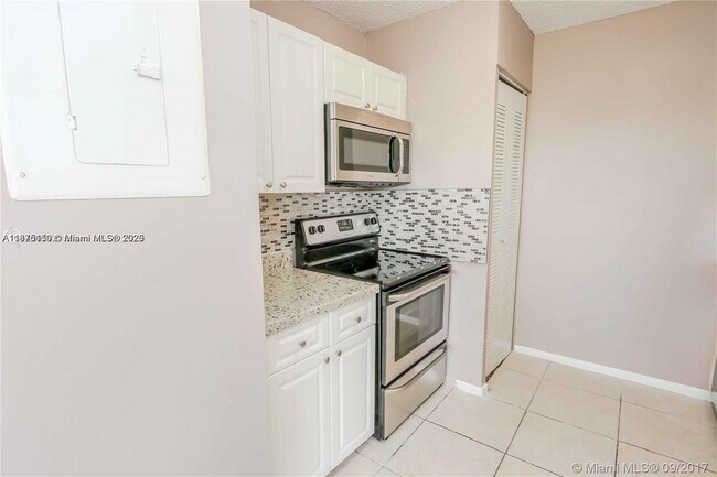 Photo - 8734 SW 3rd St Unidad 206