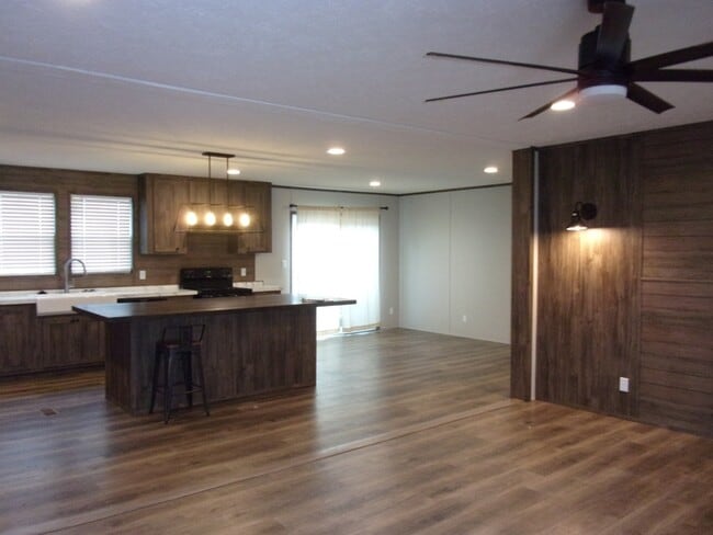 Photo - 811 Sitton Rd