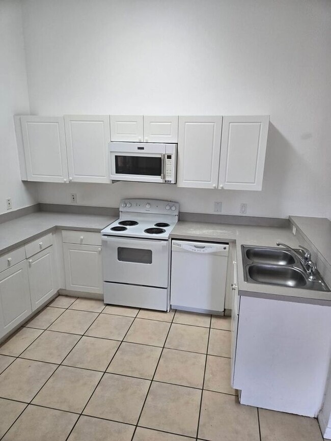 Photo - 2810 Club Cortile Cir