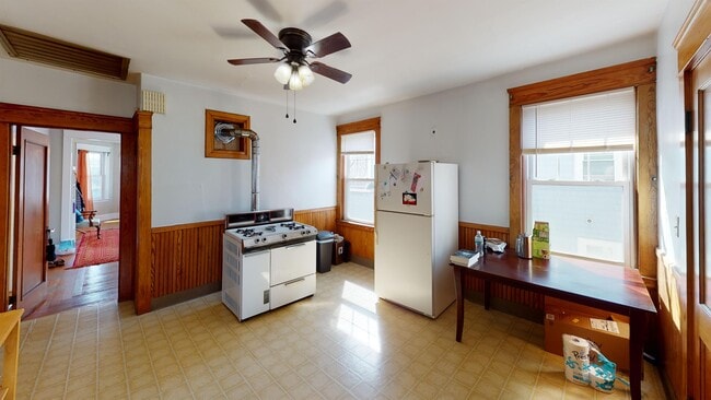 Photo - 117 Grove St Unit 3