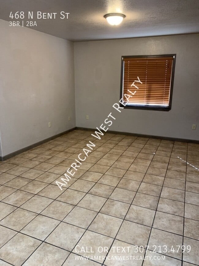 Photo - 468 N Bent St