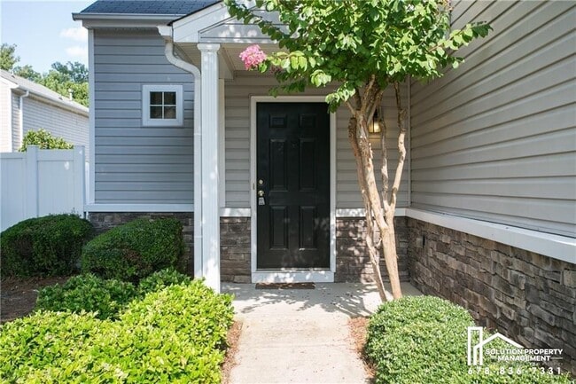 Photo - 709 Bedford Ct