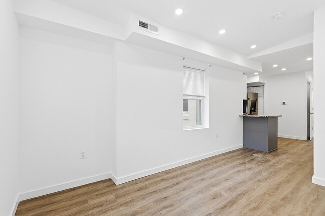 Photo - 2148 N Franklin St