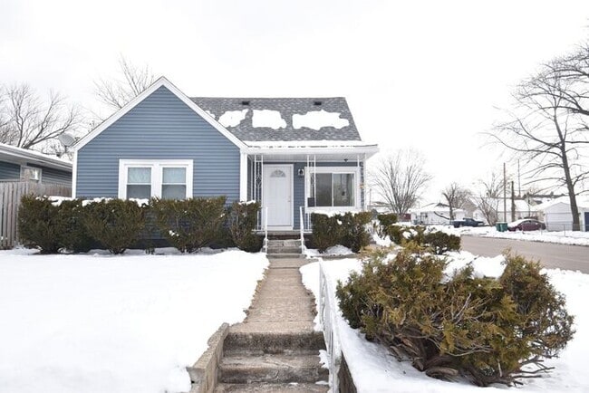 Photo - Mishawaka Northside 3 bedroom 1 1/2 story home with 2 bathrooms