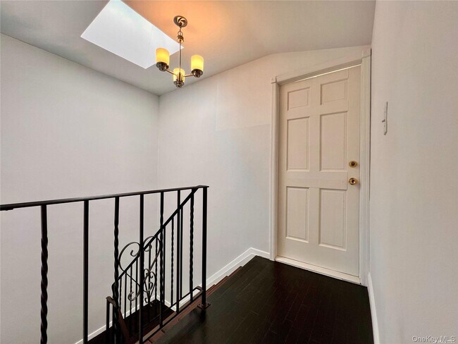 Photo - 216-18 39th Ave