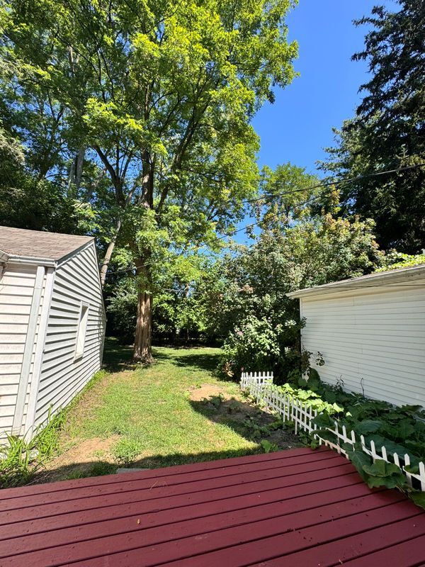 Photo - 3770 Brewster St