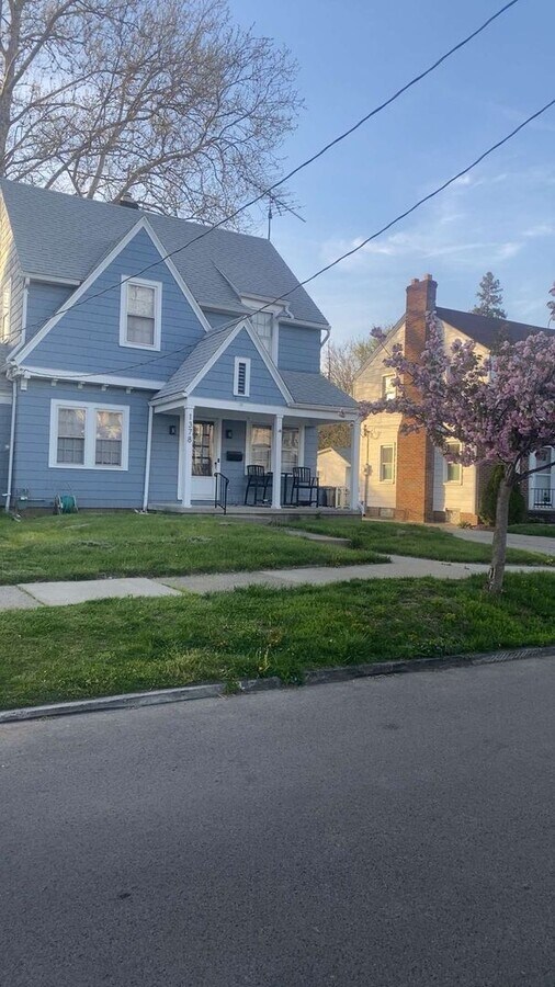 3 Bedroom Home in the Glendale-AWT Area - 3 Bedroom Home in the Glendale-AWT Area