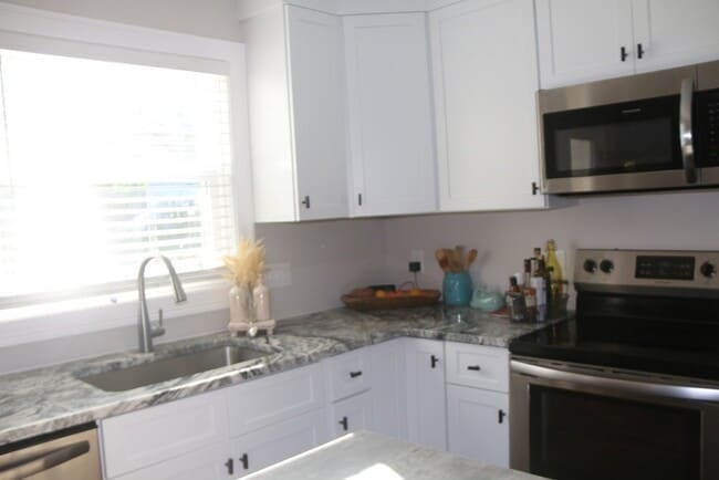 Photo - 79 N Main St