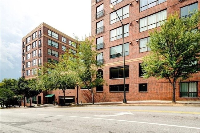 Photo - Spacious, beautiful loft with separate bedroom and office for rent in Downtown Atlanta