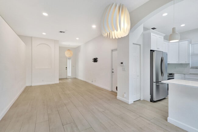 Photo - 1898 Capeside Cir