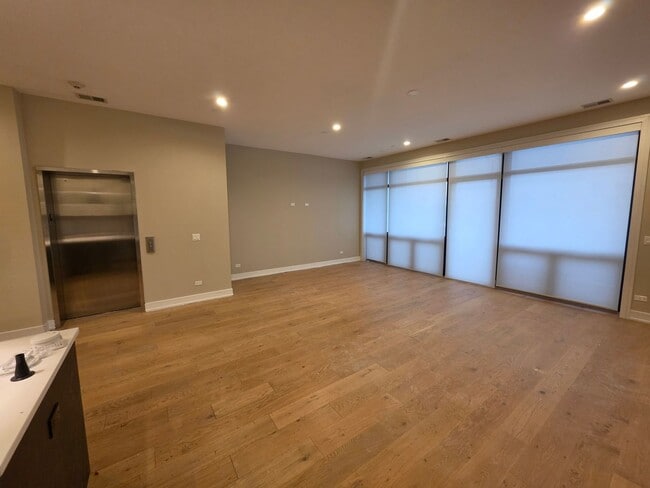 Photo - 1203 W Augusta Blvd Unit 2S