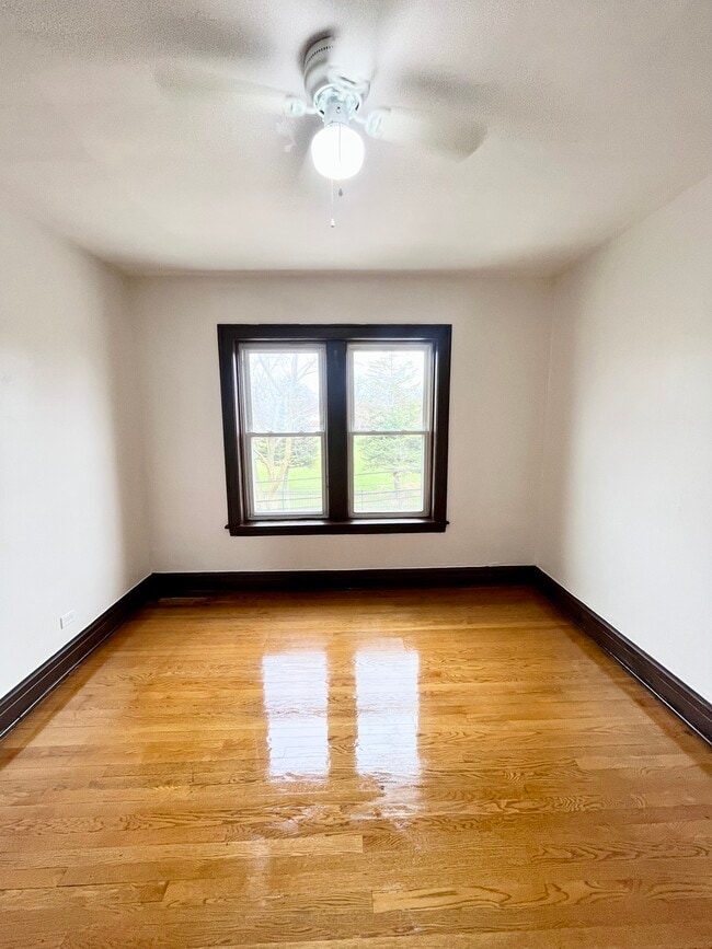 Photo - 2316 N Leclaire Ave Unit 2