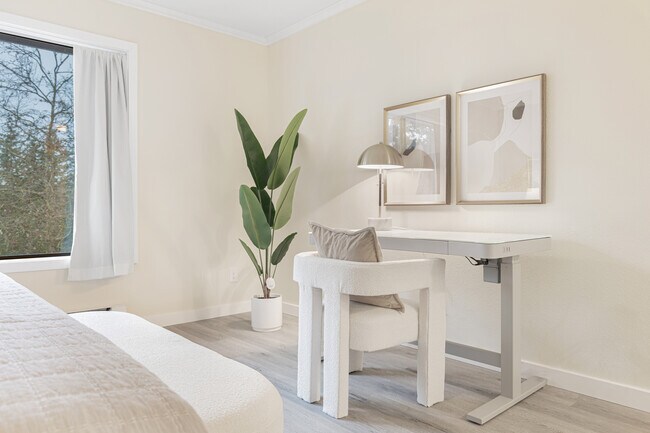 Photo - 10509 NE 32nd Pl