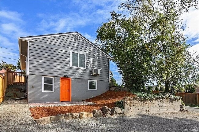 Building Photo - 3716 S Roxbury St Unit B Rental