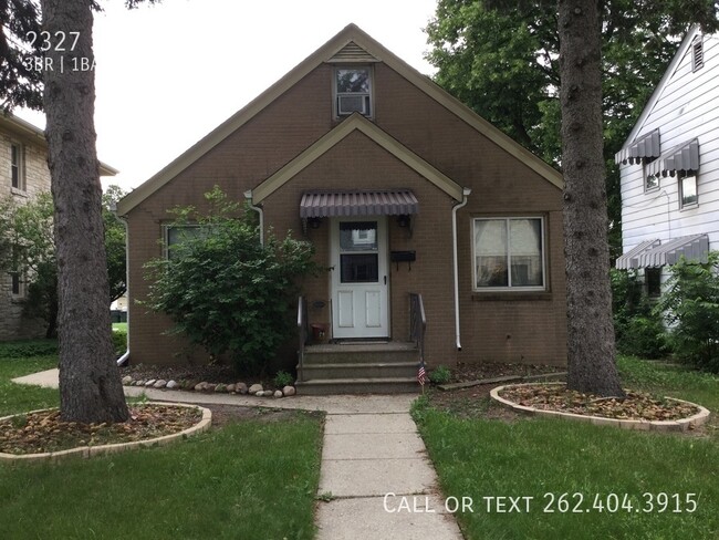 Three Bedroom 1 Bath Single Family Home - Three Bedroom 1 Bath Single Family Home