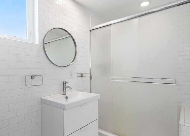 Photo - 143 Catalpa Ave
