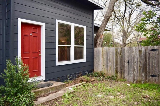 Photo - 611 Nelray Blvd