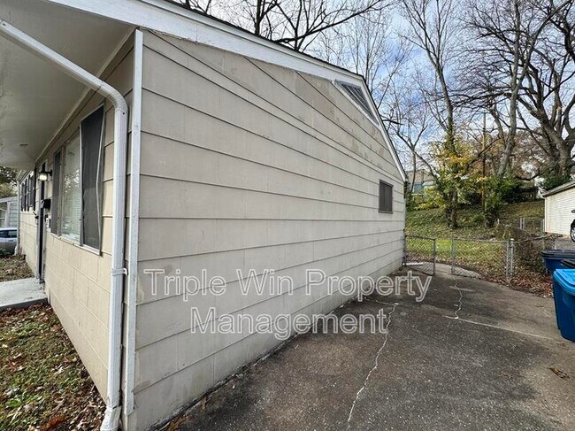 Photo - 227 Meadowcrest Dr