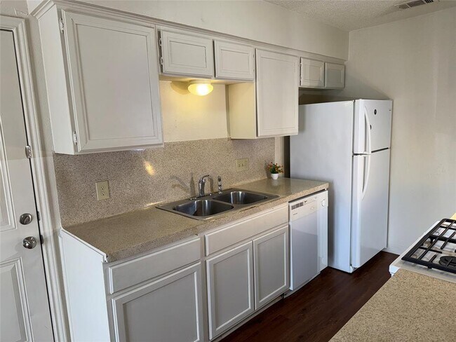 Photo - 10308 Little Pebble Dr
