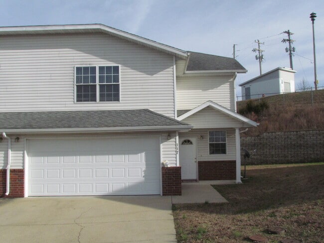 Photo - AVAILABLE SEPTEMBER 08,2025!!