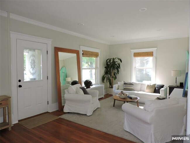 Photo - 186 Godwin Ave