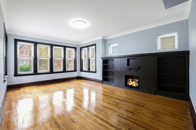 Building Photo - 8243 S Sangamon St Unit G