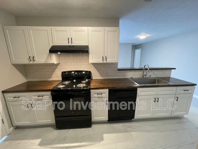 Photo - 343 Christine St