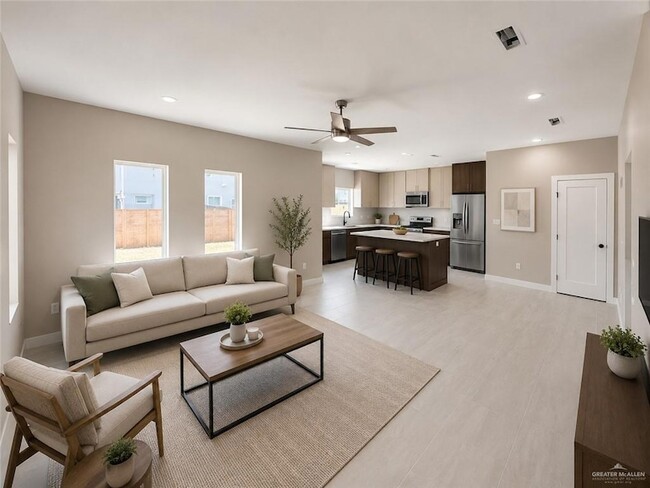 Photo - 2210 Corales St