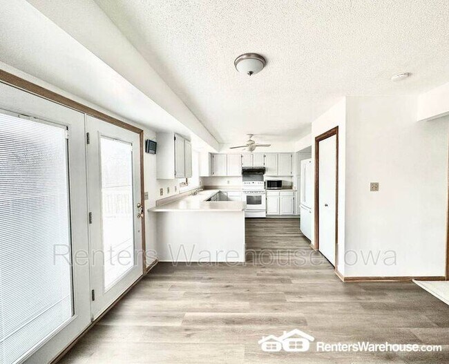 Photo - 2048 Walnut St