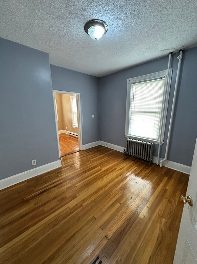 Building Photo - 22 Everett St Unit 1