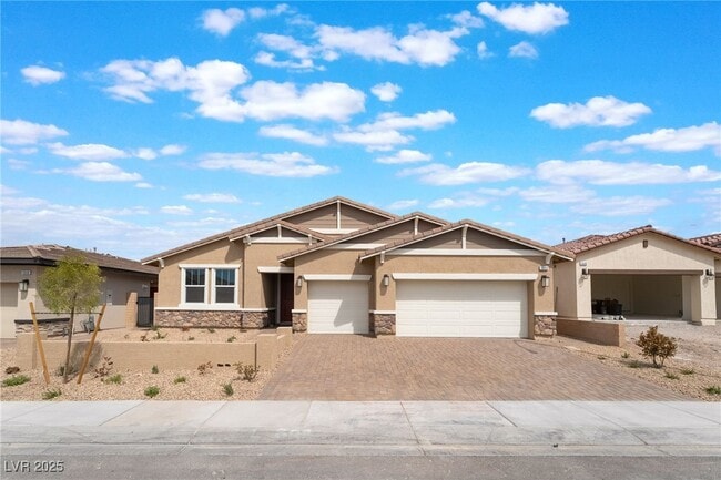 Photo - 1044 Forest Falcon Dr House